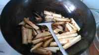 家常菜肉末烧茄子做法图解3)