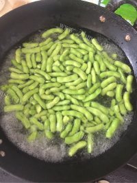下酒菜香辣毛豆做法图解2)