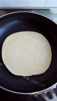 鲜美可口的鸡蛋灌饼做法图解16)
