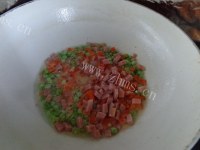 好吃的咖哩火腿炒饭做法图解7)