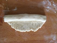 色香味浓的毛毛虫面包做法图解6)