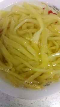 家常菜肉丝炒榨菜做法图解1)