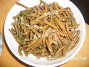 腊肉酸豇豆做法图解2)