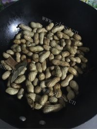 简易的盐水花生做法图解2)