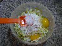 美味辣味圆白菜鸡蛋饼做法图解5)