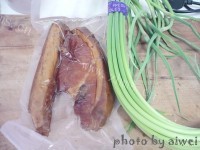家常菜蒜薹炒腊肉做法图解1)