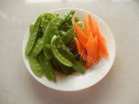 家庭版荷兰豆炒腊肉做法图解3)