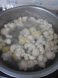 养颜的茄汁花菜做法图解3)