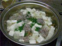 美味的丸子豆腐汤做法图解5)