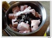 鲜味啤酒红烧肉做法图解2)