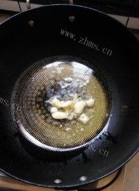 十分诱人的豆角炒蛋做法图解3)