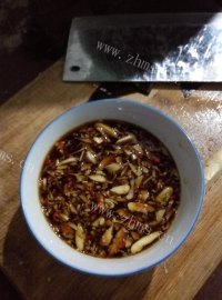 简易版凉拌折耳根做法图解4)