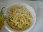 美味的肉酱通心粉做法图解7)