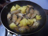 色味俱佳的菠萝鸡翅做法图解9)
