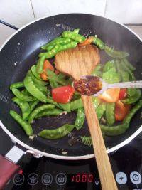 DIY-红椒炒扁豆做法图解9)