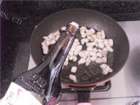 酥脆腰果莴笋肉丁做法图解7)