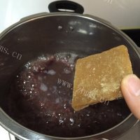 营养丰富的红豆薏米粥做法图解5)