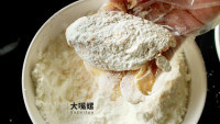 爆香劲脆炸鸡翅做法图解6)