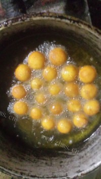 美味的香芋地瓜丸做法图解6)