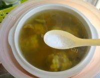 美味香菇玉米排骨汤做法图解8)