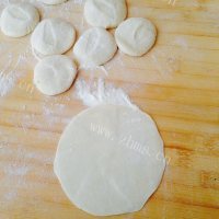 自制韭菜鸡蛋灌饼做法图解8)