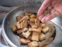 家常菜孜然豆腐做法图解9)
