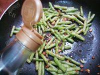 家常菜蒜煸豆角做法图解9)