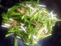 最爱的蒜苗炒肉做法图解7)