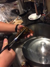 美味姜葱大龙虾做法图解3)