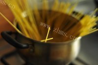 美味奶油培根意面做法图解5)