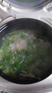美味早餐香菇鸡肉粥做法图解4)