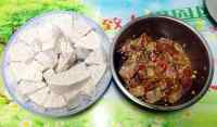 美味的香芋蒸排骨做法图解2)