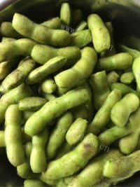 美味的凉拌毛豆做法图解2)