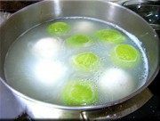 美味的双色肉汤圆做法图解3)