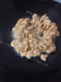 回味无穷的宫保鸡丁做法图解6)