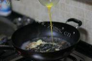 紫菜虾米蛋花汤做法图解4)