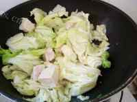 美味的冻豆腐白菜粉条汤的做法图解三