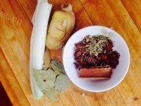 美味的花生黄豆莲藕炖猪蹄做法图解4)