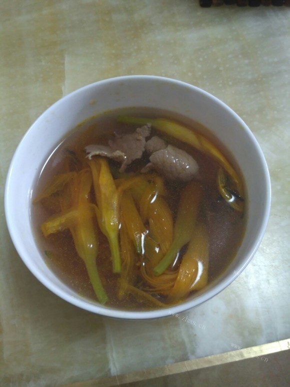 黄花菜肉片汤