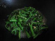 口感极佳的蒜香南瓜藤