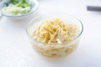 家常菜凉拌油豆皮做法图解2)