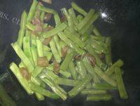 家常菜肉片炒四季豆做法图解8)