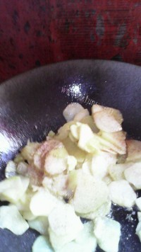 家常菜香煎土豆片做法图解4)