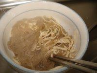 美味的牛肉酸辣粉做法图解12)