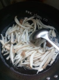 色味俱佳的手撕杏鲍菇做法图解4)