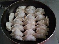 自己做的西葫芦煎饺做法图解15)