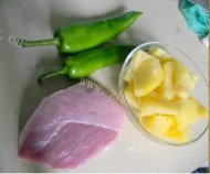 「健康美食」菠萝咕咾肉做法图解1)
