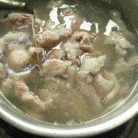 「首发」海鱼梅头肉汤的做法图解七