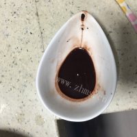 香甜的熔岩蛋糕做法图解2)