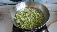 诱人的番茄菜花做法图解2)